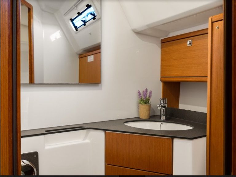 Queen Dina — photo 5