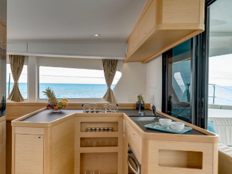 No Name: Forward Cabin #1 (Cabin Charter 2 pax) FULLY CREWED, ALL EXPENSES