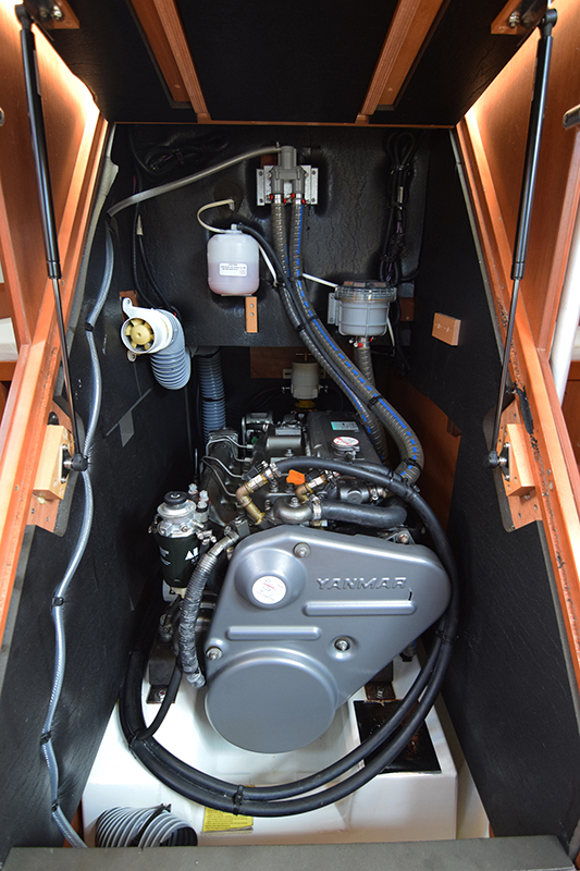 Butterfly (A/C - Generator - 12 pax)