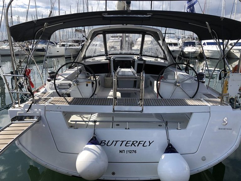 Butterfly (A/C - Generator - 12 pax) — φωτογραφία 4
