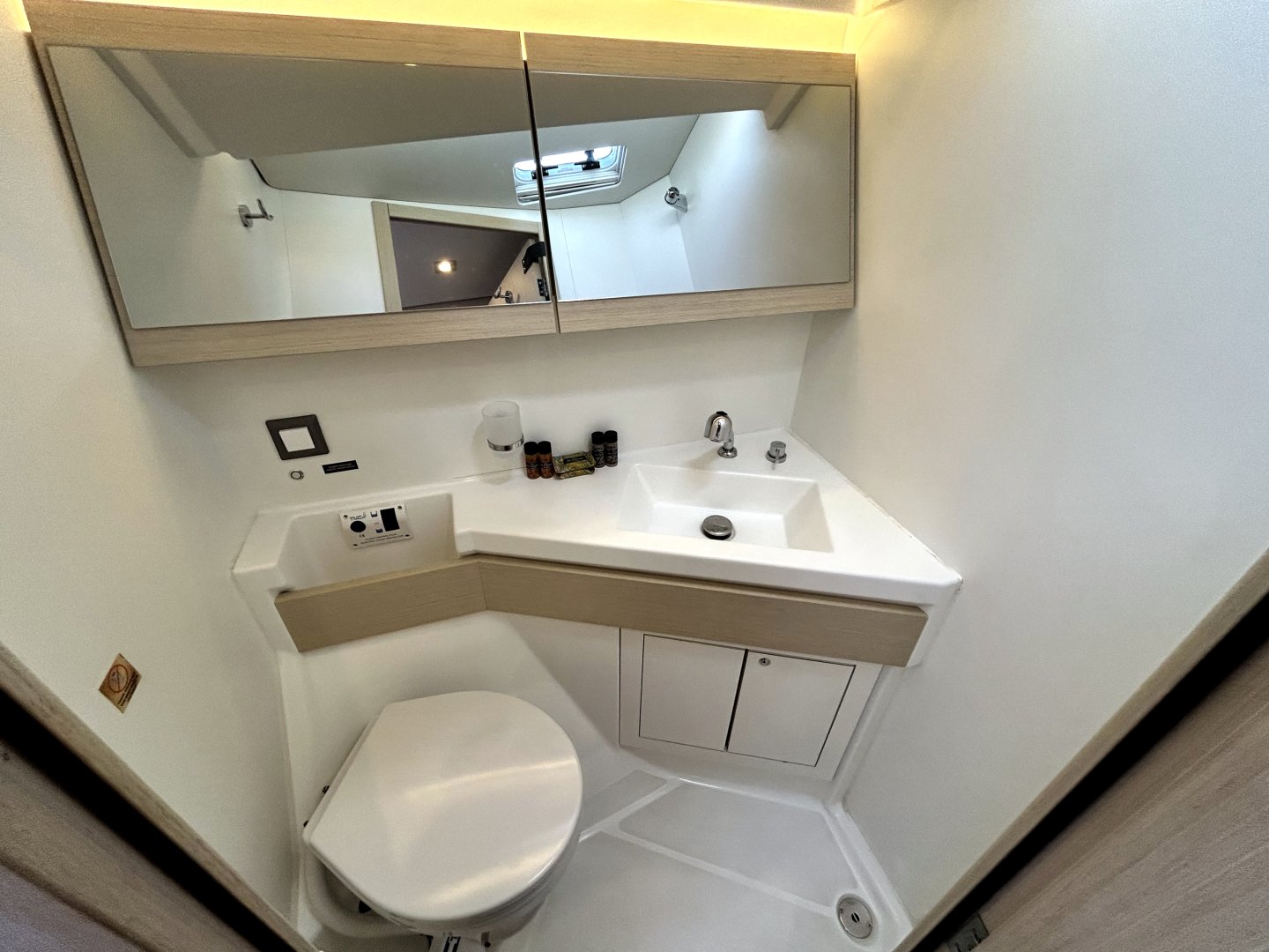 Capriccio (Refit 2025 - A/C - Generator - Electric Heads)