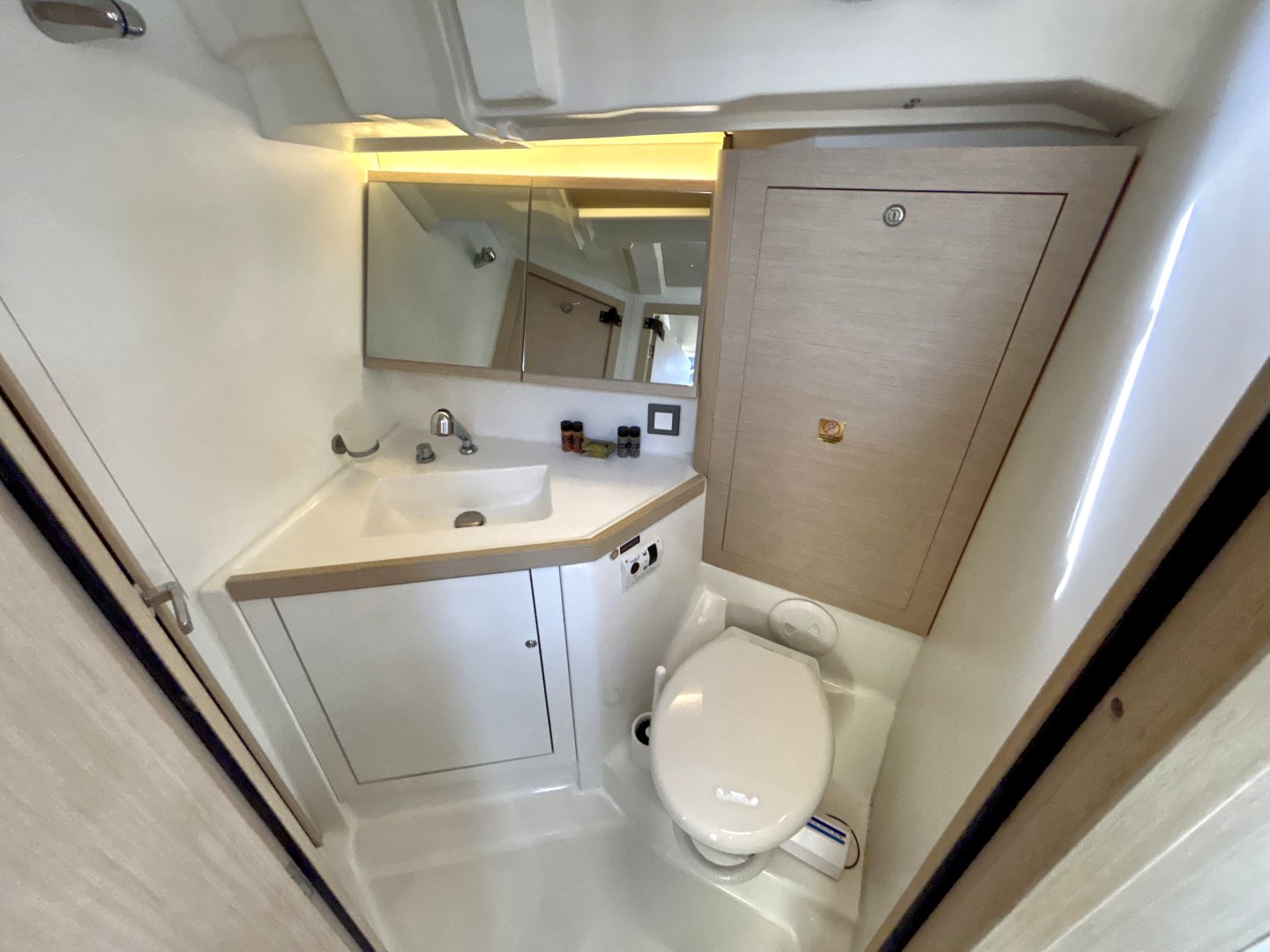 Capriccio (Refit 2025 - A/C - Generator - Electric Heads)