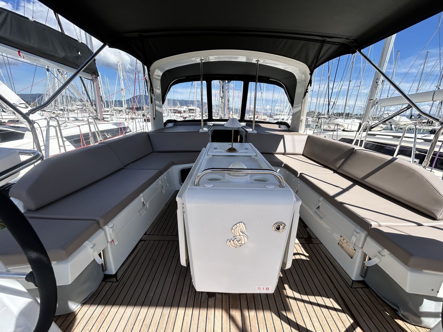 Barracuda (Refit 2026 - A/C - Generator - Electric Heads - 12 Pax)