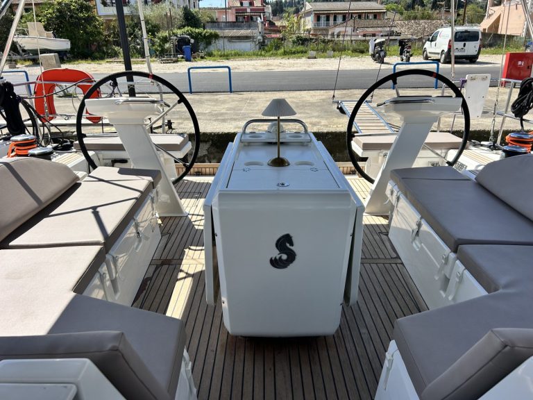 Barracuda (Refit 2026 - A/C - Generator - Electric Heads - 12 Pax) — photo 6