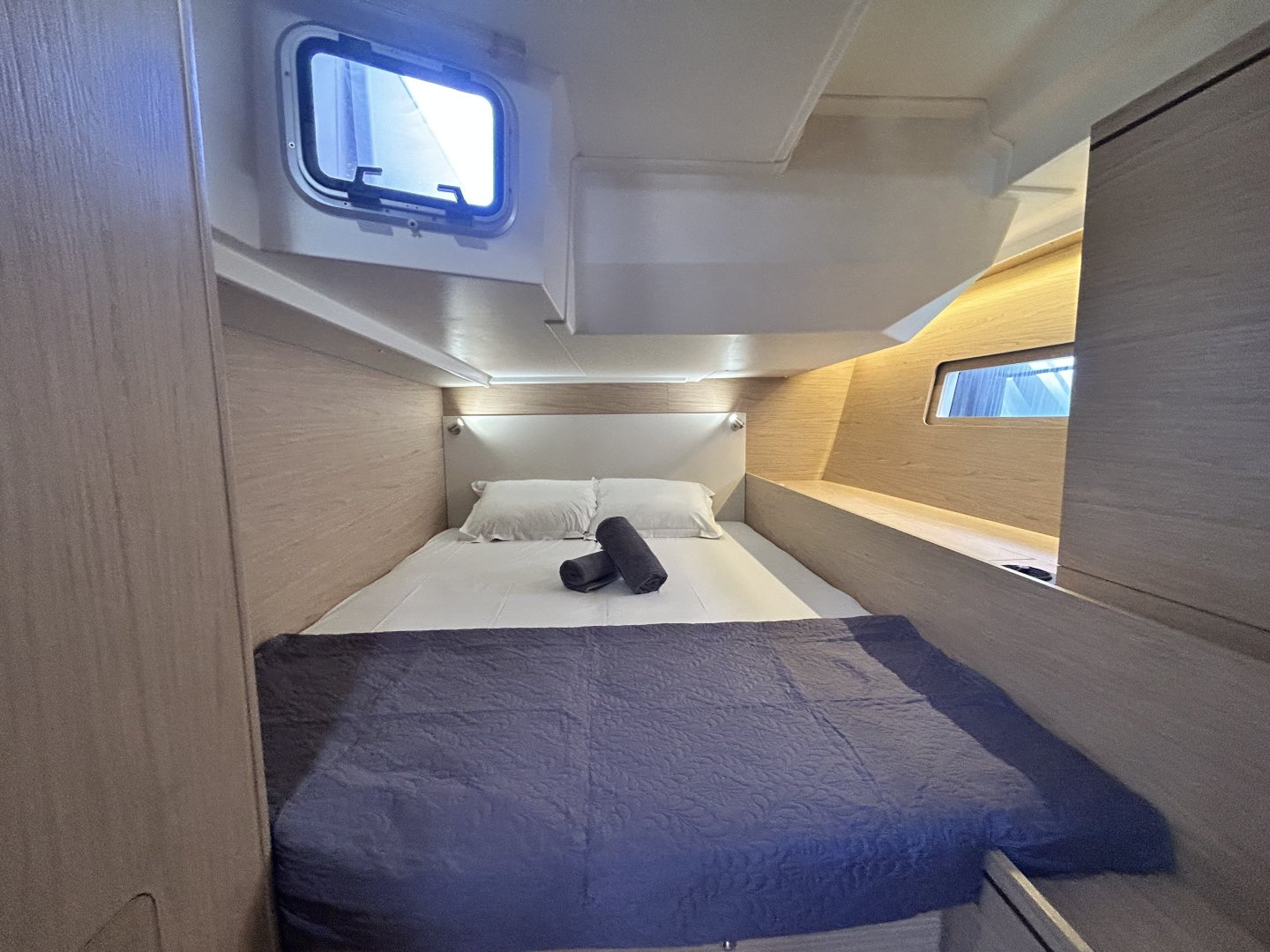 Barracuda (Refit 2026 - A/C - Generator - Electric Heads - 12 Pax)