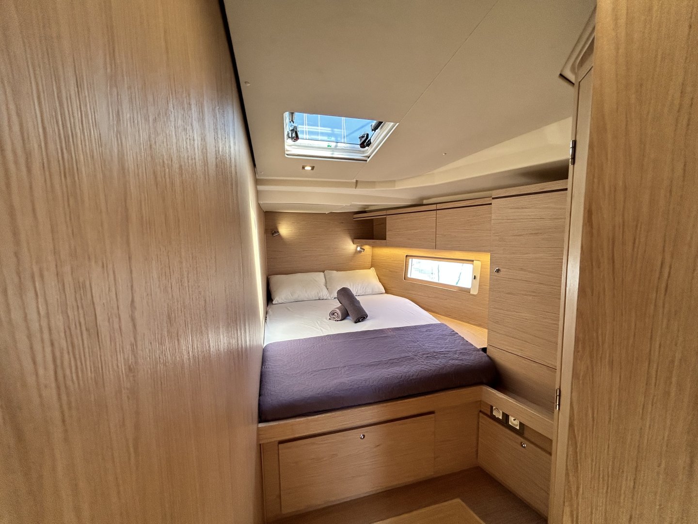 Barracuda (Refit 2026 - A/C - Generator - Electric Heads - 12 Pax)