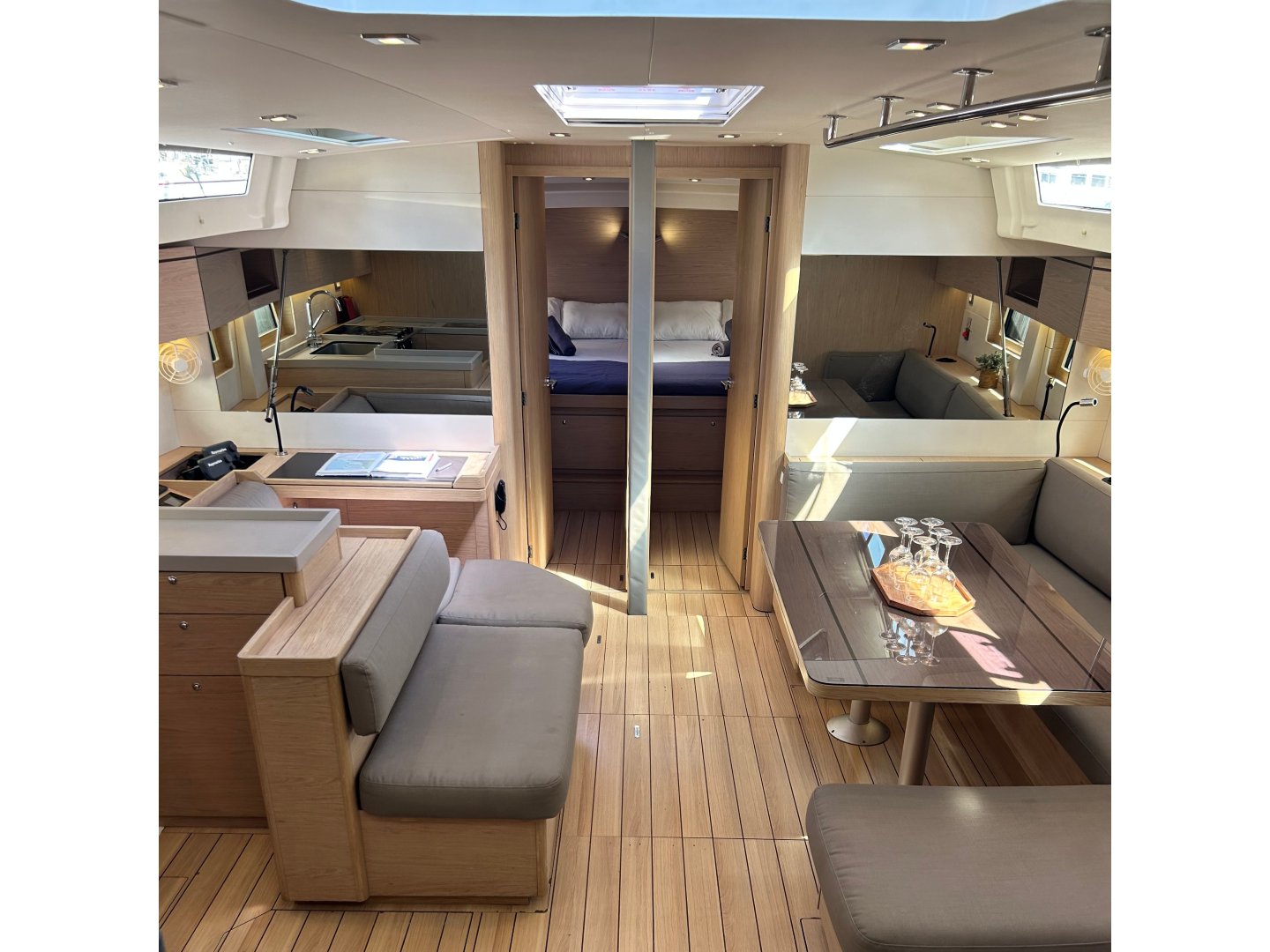 Barracuda (Refit 2026 - A/C - Generator - Electric Heads - 12 Pax)